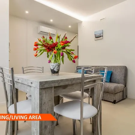 דירה Gigi House -appartamento Piazza Mazzini- 200m Dal Mare לידו די ג'סולו