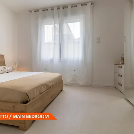 Gigi House -appartamento Piazza Mazzini- 200m Dal Mare Лидо-ди-Езоло